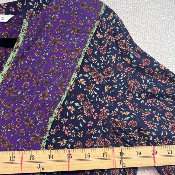Veronica Beard Boho Floral Blouse Purple Contrast Trim Top Size 8 Rayon - Picture 7 of 16